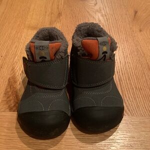 Keen Boots Size 7